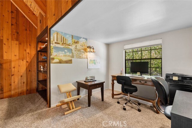 Building Photo - 887 Talisman Ln