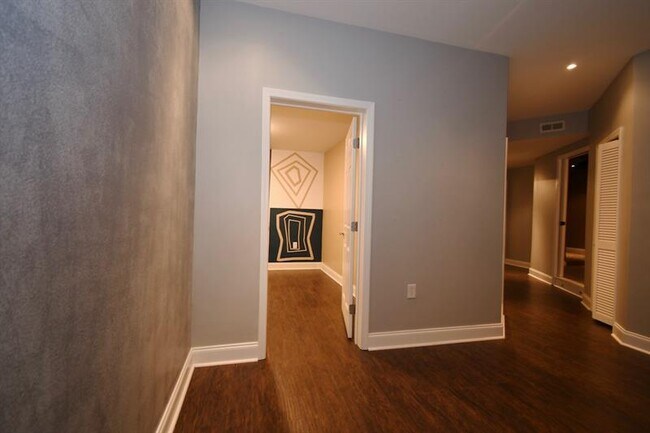 Building Photo - 460 Summer Breeze Ct.