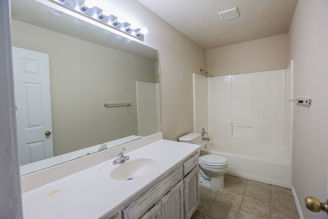 Building Photo - 3509 SW Deerfield Blvd