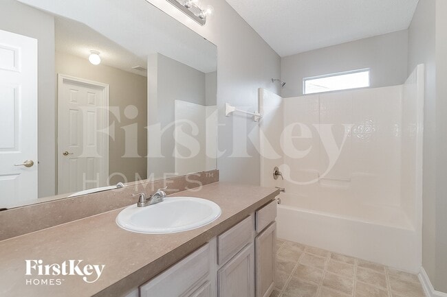 Building Photo - 12658 Holly Springs Ct