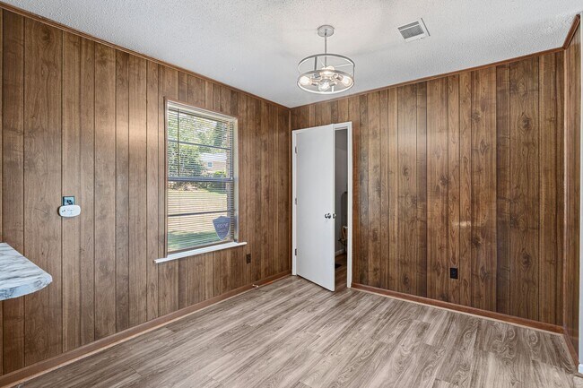 Building Photo - 3519 Goldfinch Drive