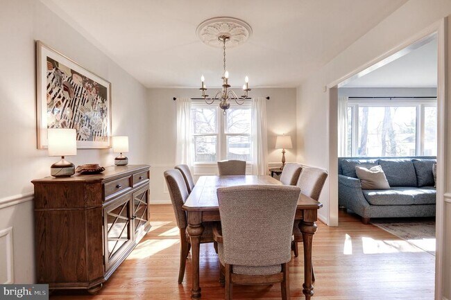 Building Photo - 8805 Honeybee Ln