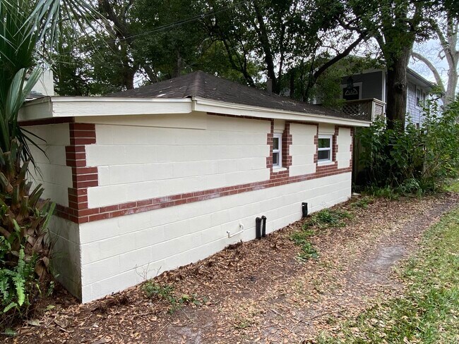 Building Photo - 2233 Ernest St