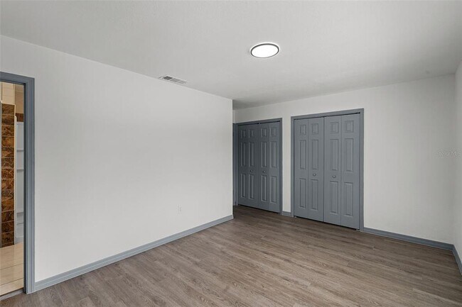 Building Photo - 663 S Econlockhatchee Trail