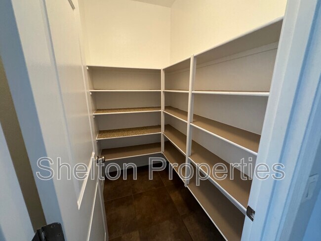 Building Photo - 20553 W Hamilton St