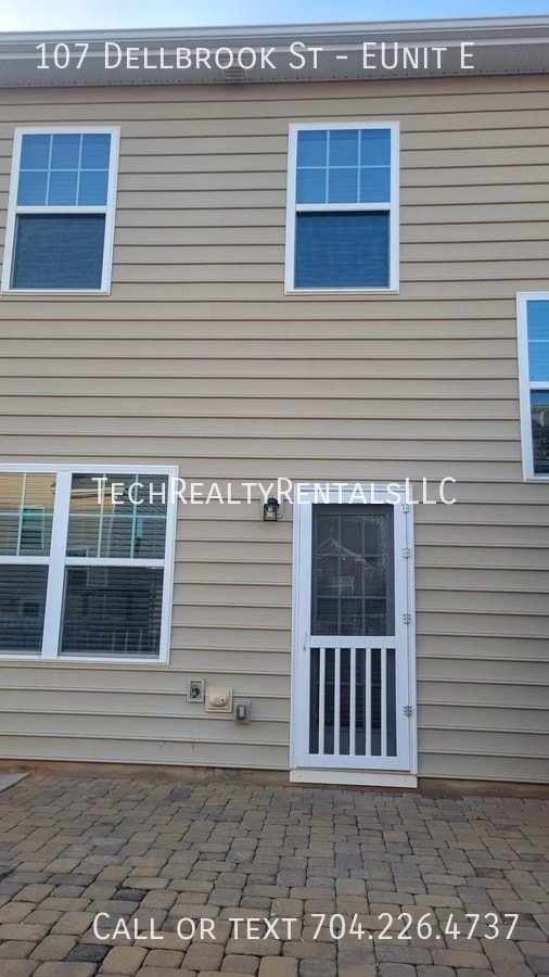 Building Photo - 107 Dellbrook St