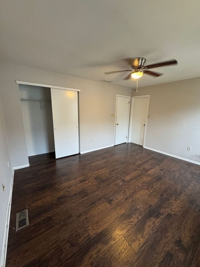 Building Photo - Perfect Single Family House Rental in Sick...