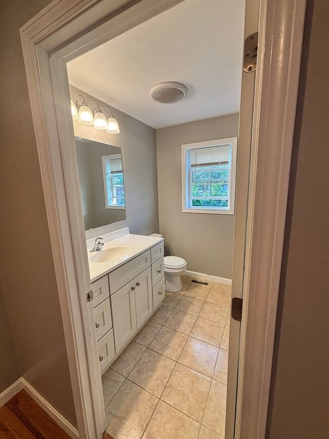 Building Photo - Beautiful Duplex in the Heart of Indian Or...