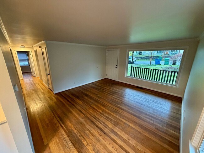 Building Photo - Beautifully Updated Ridgecrest 4-Bedroom Home 1/2 Month Rent Concession!!!