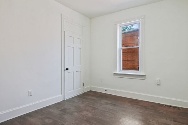 Building Photo - Coming Soon! Inviting 3 Bedroom, 1.5 Bathr...