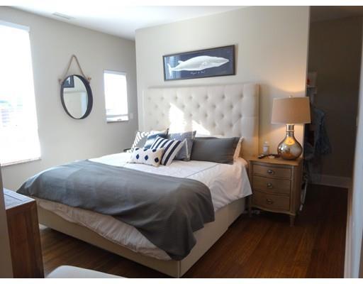 Building Photo - 380 W Broadway