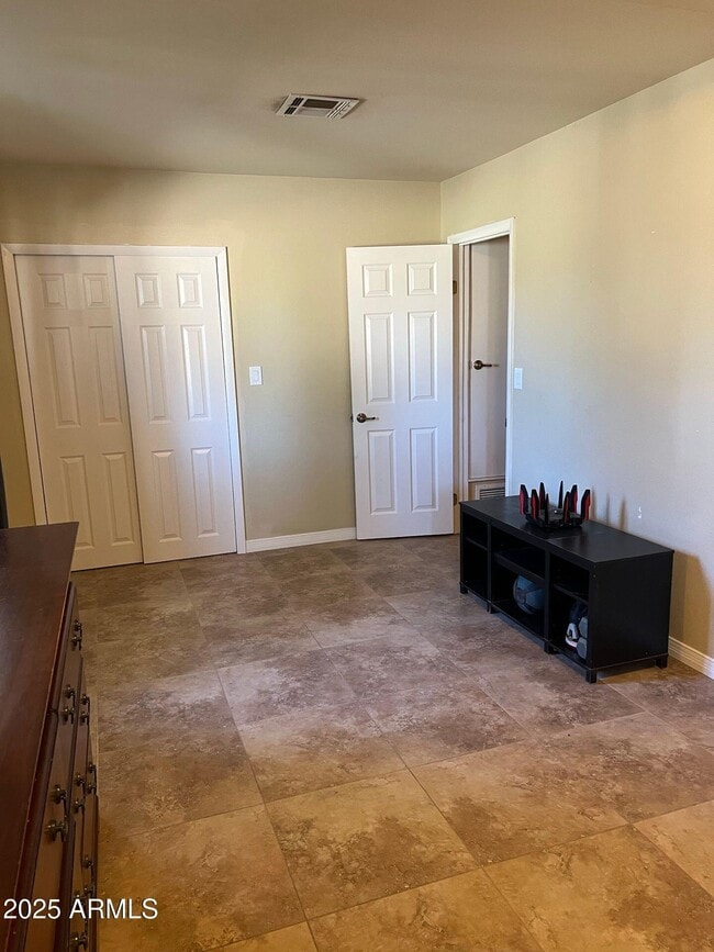 Building Photo - 7 Javelina Ct