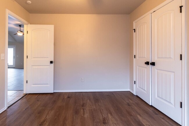 Building Photo - Spacious 2BD/2BTH Home Minutes away from Top Golf Chisholm Creek Shopping Center and Quail Spring...