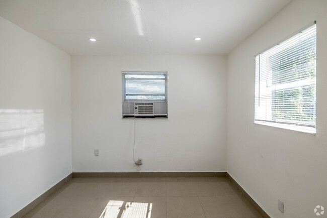 Building Photo - 309 Phippen Waiters Rd