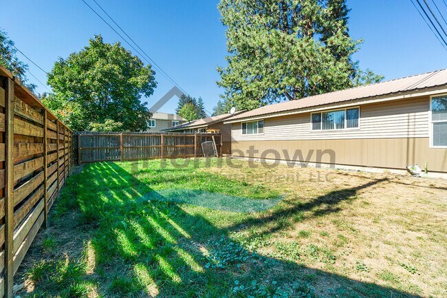 Building Photo - 1814 E St Maries Ave