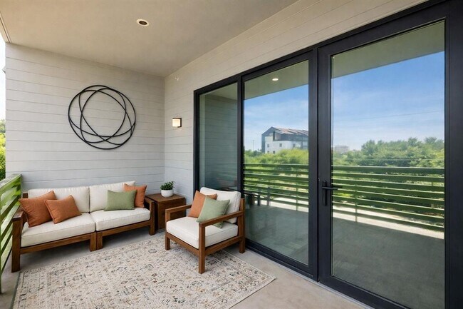 Building Photo - 4004 Banister Ln
