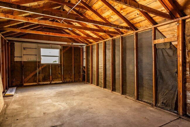 Building Photo - Beautifully Updated 3-Bedroom Home with Modern Upgrades & Spacious Backyard