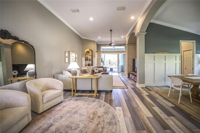 Building Photo - 5546 Whitehead St