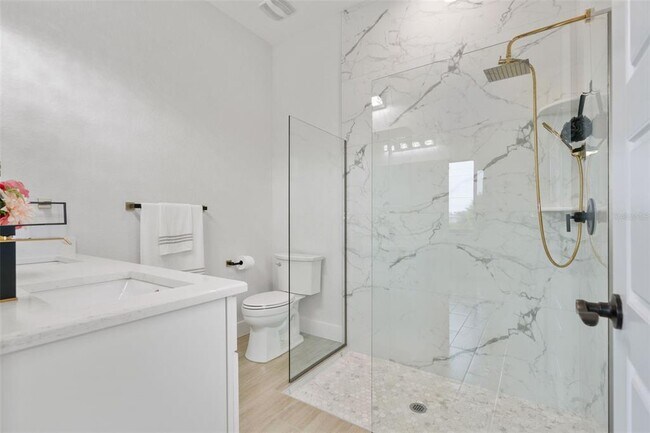 Building Photo - 178 Lime Tree Park