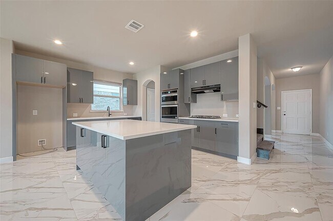 Building Photo - 6018 Mapleton Meadow Ln