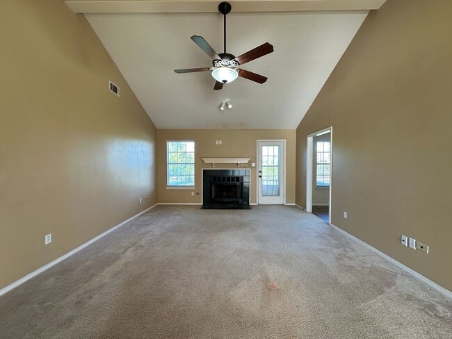 Building Photo - 2713 S.87th Drive-