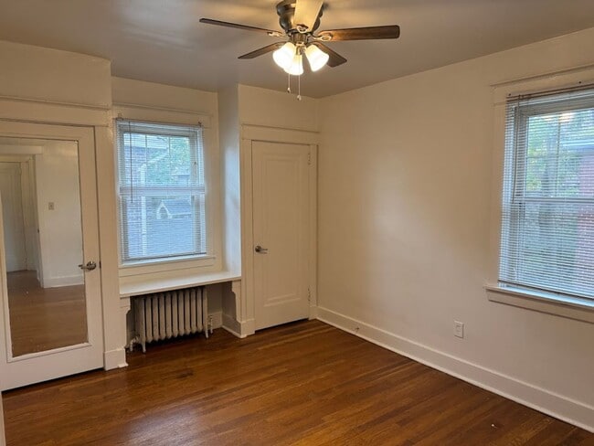 Building Photo - Wonderful Duplex in the Heart of Squirrel Hill!