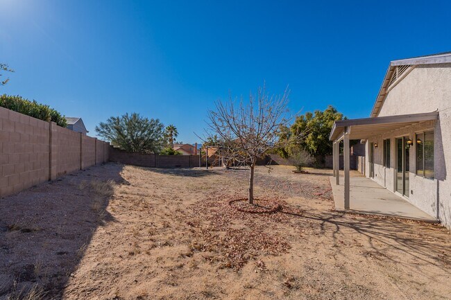Building Photo - 8220 N Freshwater Ln