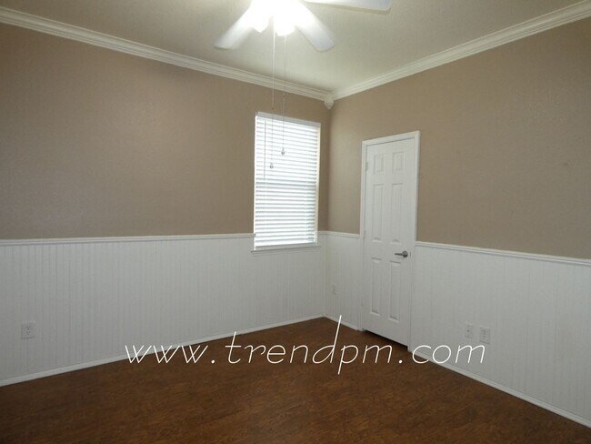 Building Photo - 9020 Belvedere Dr