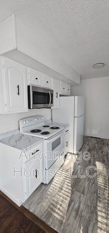 Building Photo - 9625 Beacon Ave