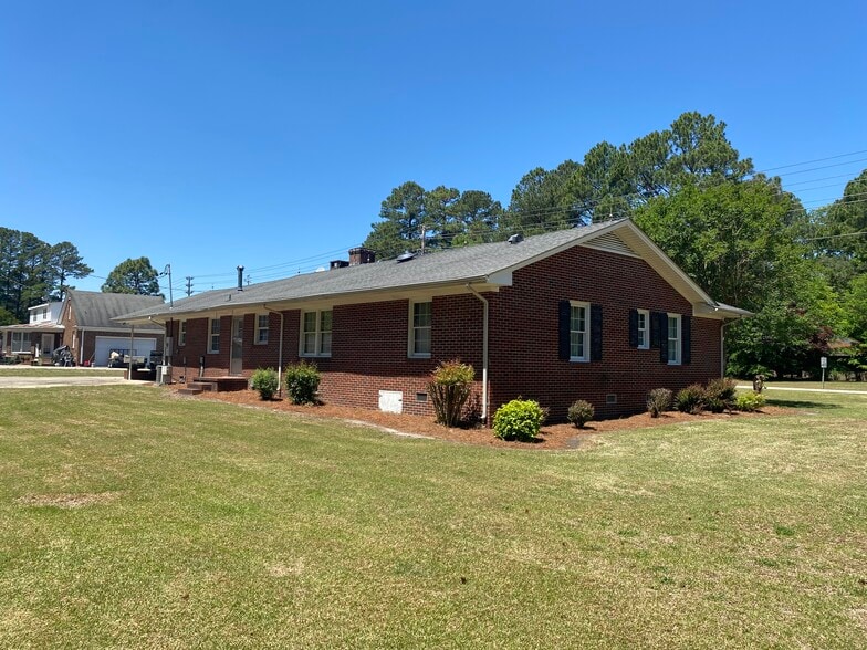 Building Photo - 5829 Shiloh Church Rd