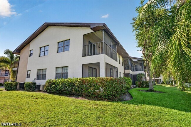 Building Photo - 5365 Treetops Dr