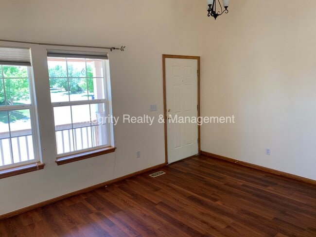 Building Photo - 9931 Saybrook St