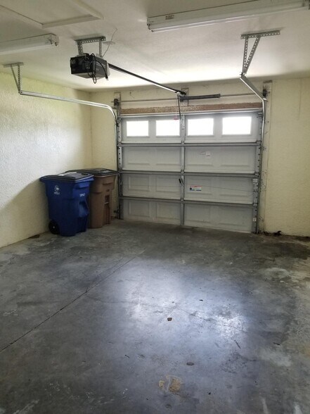 Building Photo - 4616-4618 24th St Sw