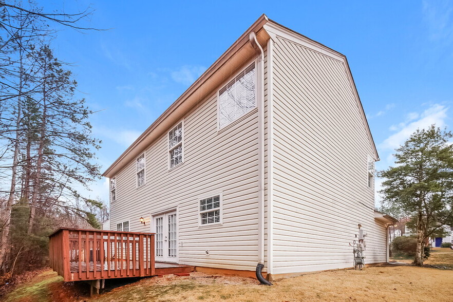 Building Photo - 1912 Waters Trail Dr