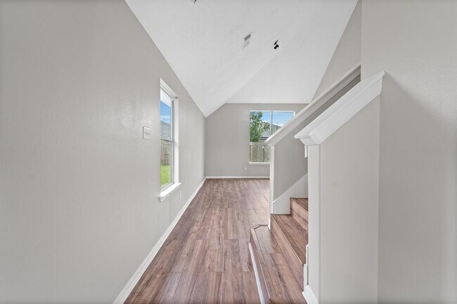 Building Photo - 7103 Biton Dr
