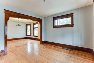 Building Photo - Renovated 3 Bedroom 2 bathroom house. Superb Master suite.