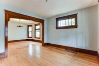 Building Photo - Renovated 3 Bedroom 2 bathroom house. Superb Master suite.