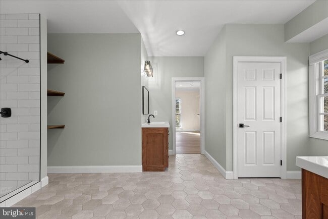 Building Photo - 5021 Catharpin Rd