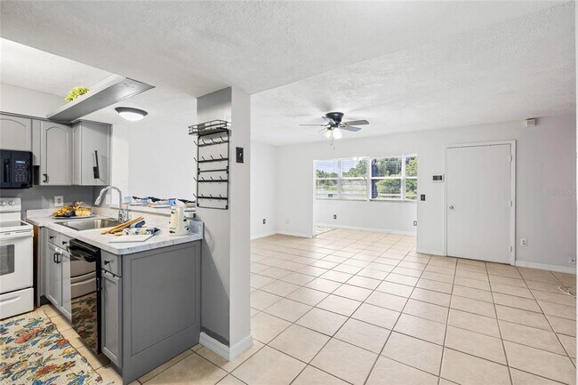 Building Photo - 4038 Cortez Dr