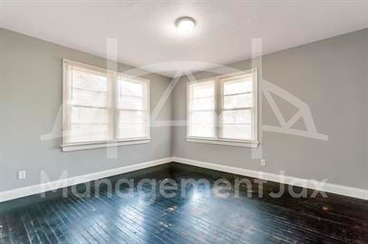 Building Photo - 44 E 45th St