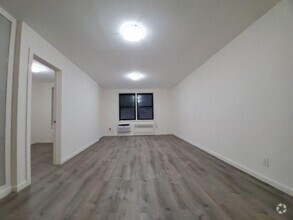 Building Photo - 2 bedroom in Bronx NY 10463