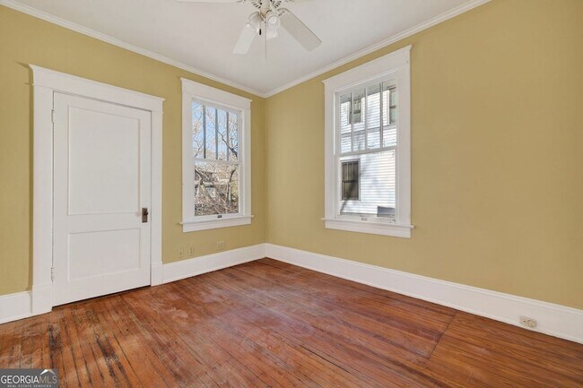 Building Photo - 300 Oxford Pl NE