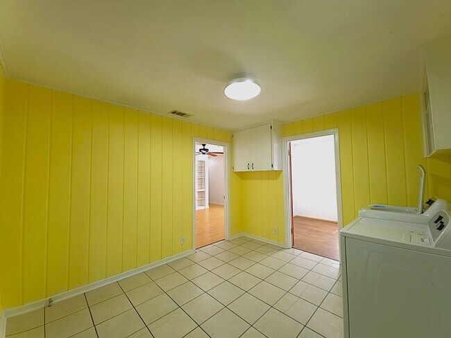 Building Photo - Spacious Country Home for Lease in Van, Texas!