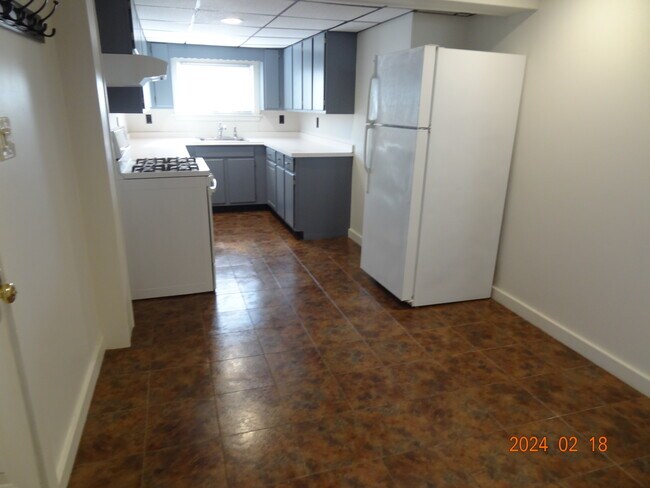 Kitchen/Dining area - 2 Hartford Ave S