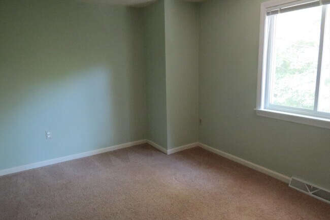 Building Photo - 14 Hartshorn Pl