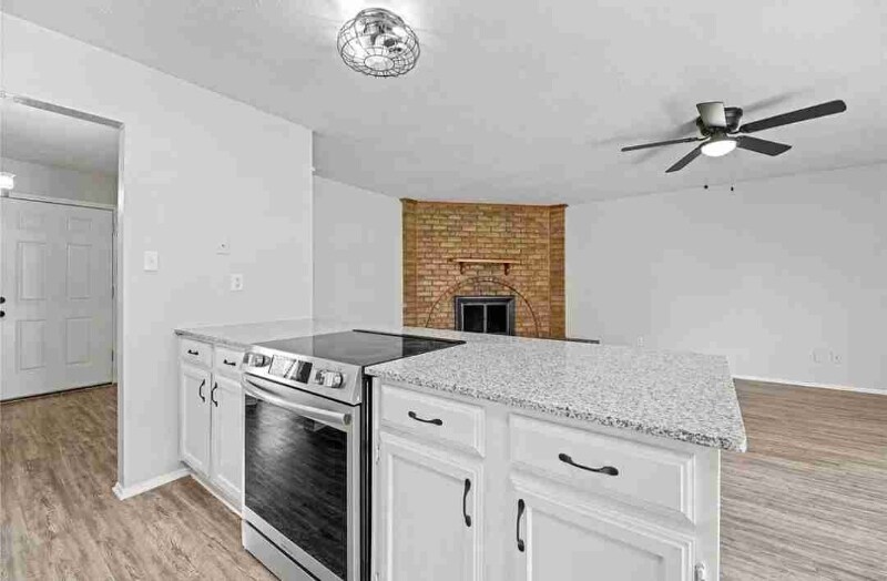 Building Photo - 510 Woodcrest Way