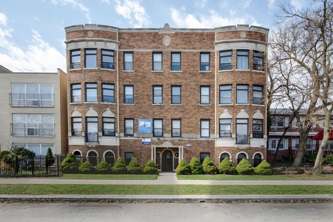 Primary Photo - 6660 N Damen Ave