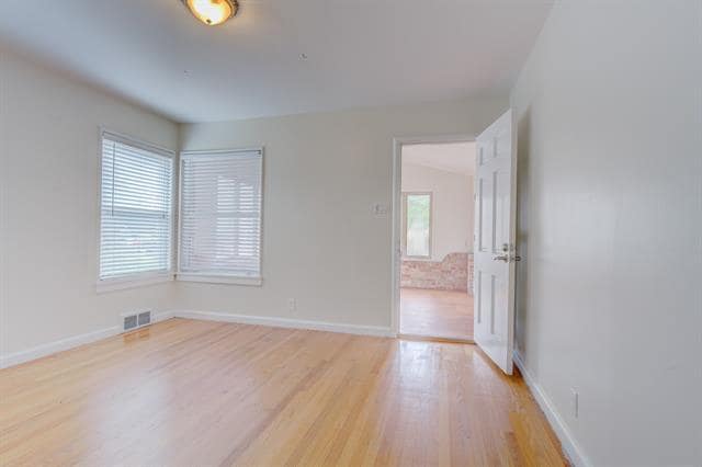 Building Photo - 6307 Kenwood Ave