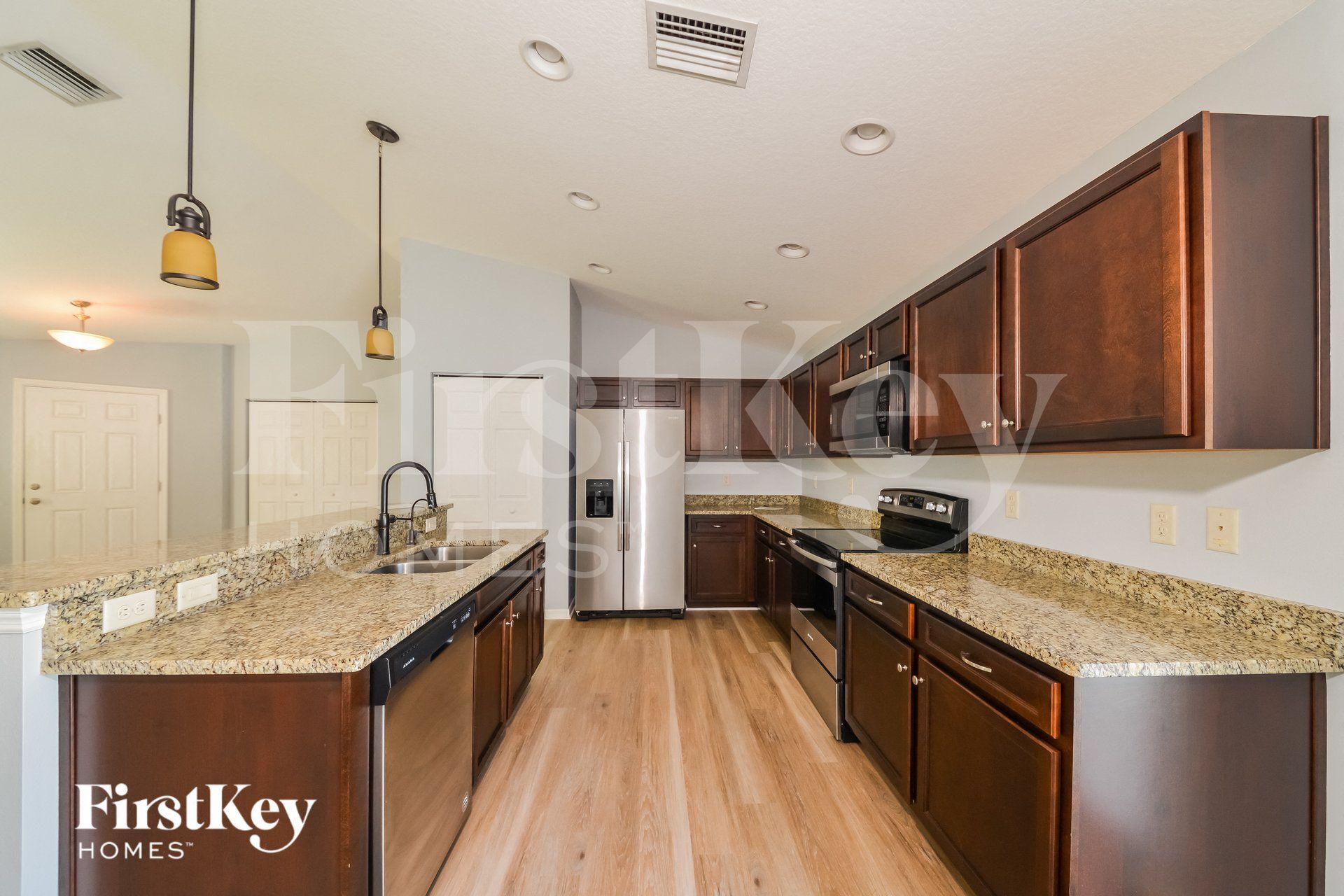 Building Photo - 92 Stanford Rd