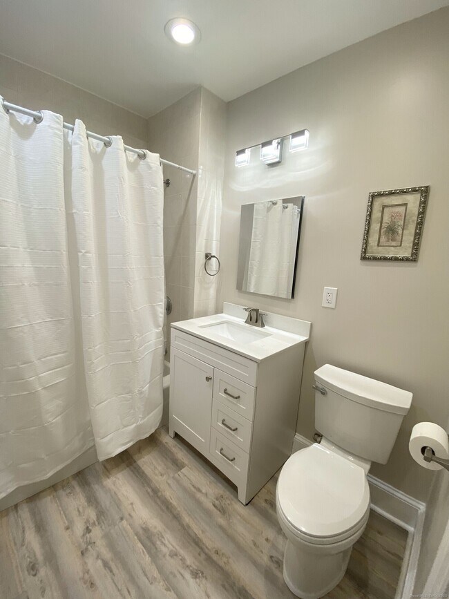 Building Photo - 186 S Highland St